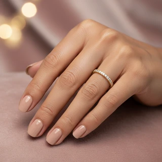 טבעת חישוק מעוטרת גולדפילד משובץ