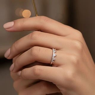 טבעת כתר מכסף משובץ