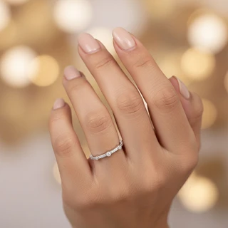 טבעת מלאני מכסף משובץ