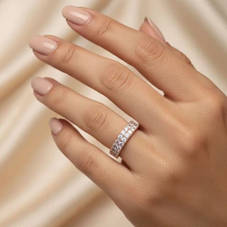 טבעת חישוק מעוטרת רוז גולד בשיבוץ 2 שורות