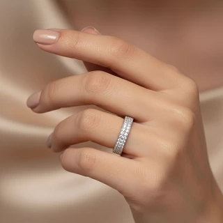 טבעת חישוק מעוטרת מכסף בשיבוץ 2 שורות