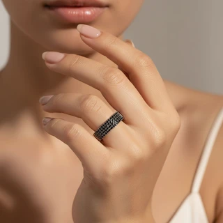 טבעת מיה מכסף בשיבוץ שחור