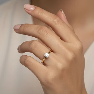 טבעת סוליטר מזהב צהוב 14K בשיבוץ זירקון