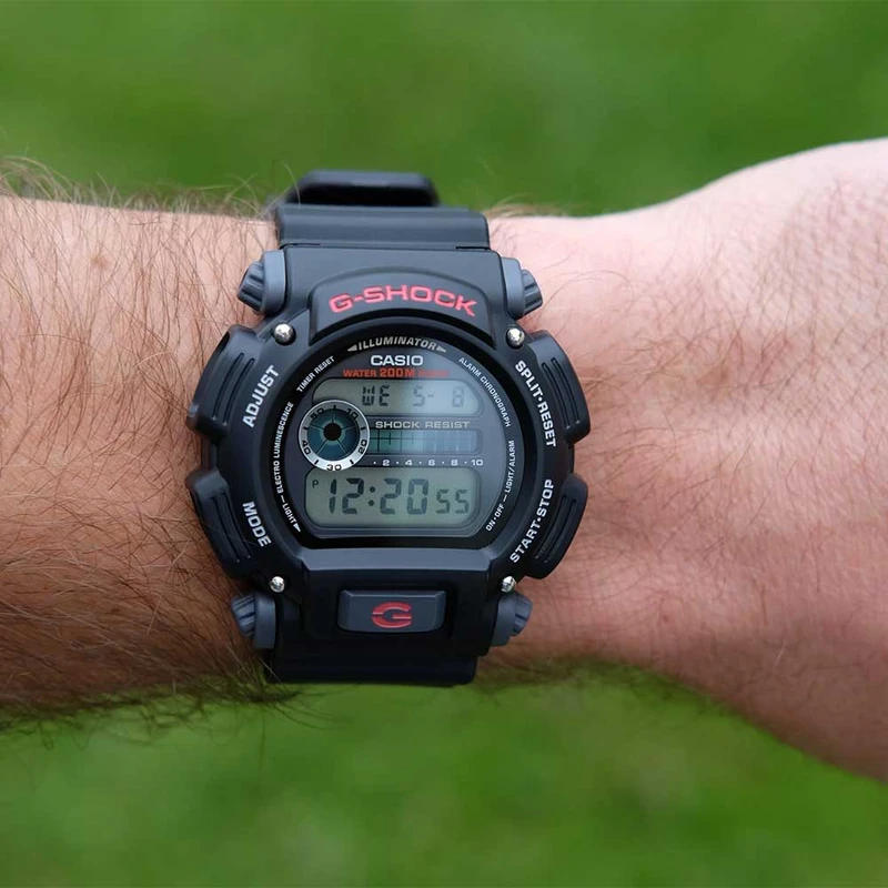 שעון יד דיגיטלי קסיו דגם – CASIO DW-9052-1VDR שעון יד דיגיטלי קסיו דגם - CASIO DW-9052-1VDR