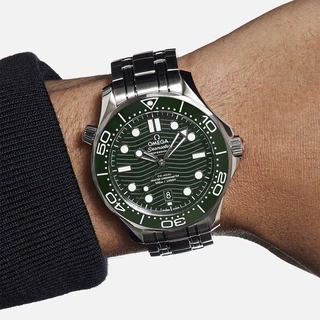 שעון יד אומגה סימאסטר ירוק 42 מ"מ - OMEGA SEAMASTER GREEN