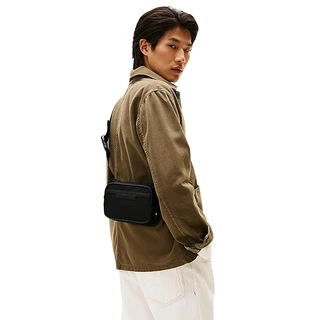 פאוץ’ טומי הילפיגר – TOMMY HILFIGER דגם AM0AM13467BDS