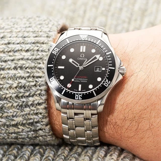 שעון אומגה יד 2 - OMEGA SEAMASTER 300