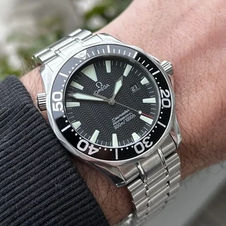 שעון אומגה לגבר יד 2 דגם – OMEGA 2264.50.00 – 02 ענידה