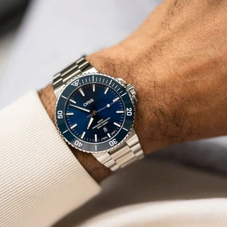 שעון אוריס לגבר דגם – ORIS 01 733 7787 4135-07 8 22 04PEB – 02 ענידה